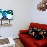 Joli T2 Très Bien Situé, Parking Couvert *