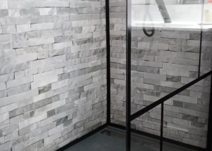 Joli T2 Tres Bien Situe, Parking Couvert 公寓