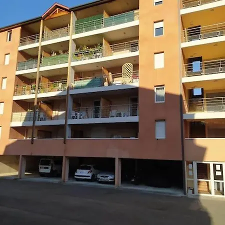 Joli T2 Tres Bien Situe, Parking Couvert Lourdes