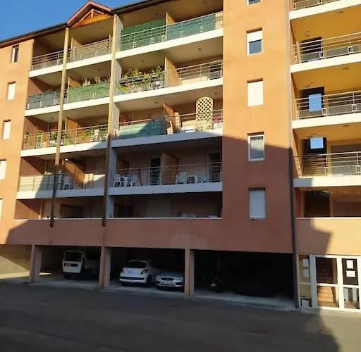 Joli T2 Tres Bien Situe, Parking Couvert Lourdes